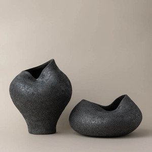 Wholesale High End Black Ceramic Stoneware Vase Modern Floral Handmade Tabletop Wedding Dining Table Decor Opaque